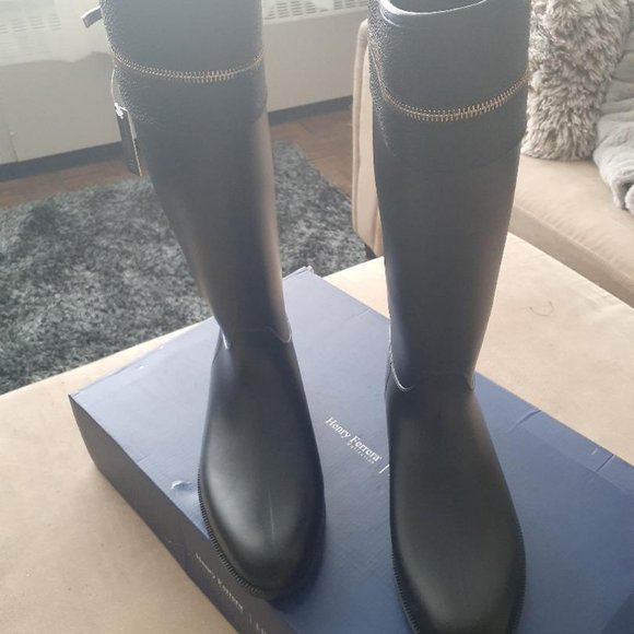 NEW / BLACK RAIN BOOTS SZE 10 - Picture 1 of 4